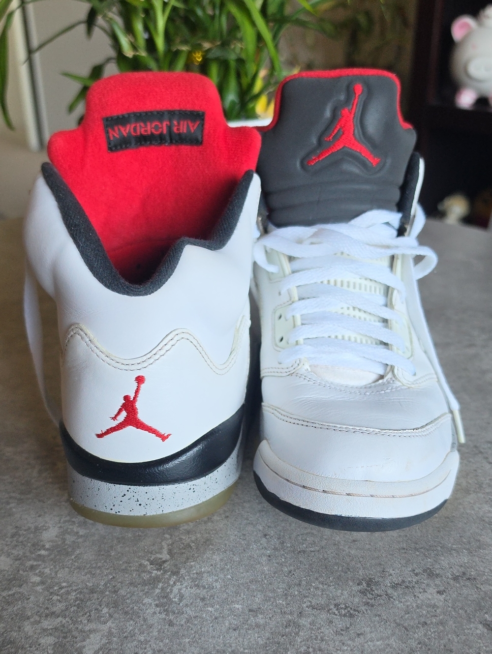 Air Jordan 4 Retro White Cement 2025 – Men’s Size 8